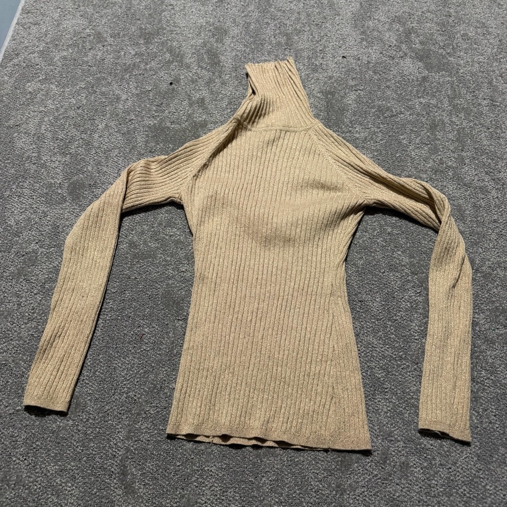 International Concepts women’s gold long sleeve turtle neck shirt size‎ large